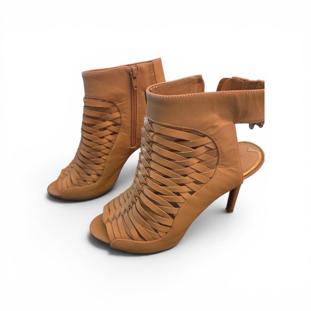 Gianni Bini Women's Tan and Brown Boots